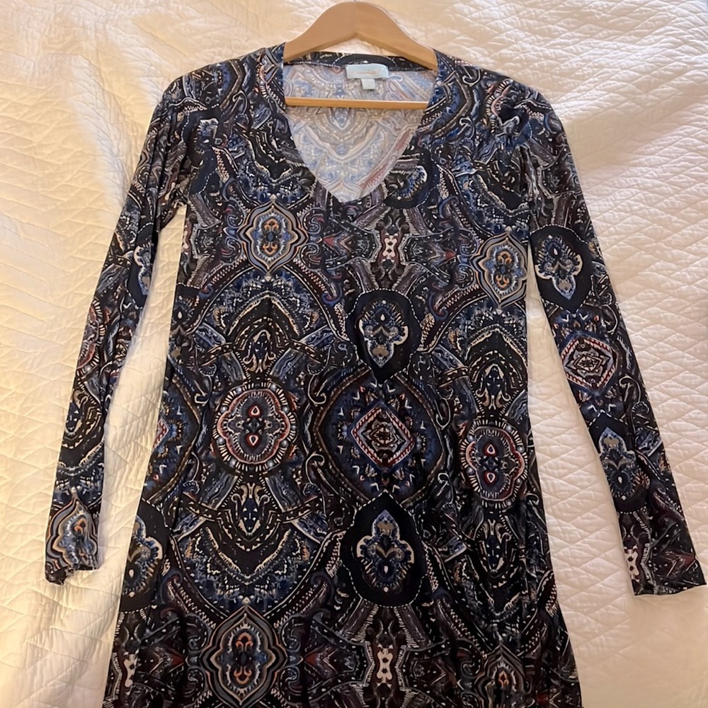 Long sleeve paisley-type